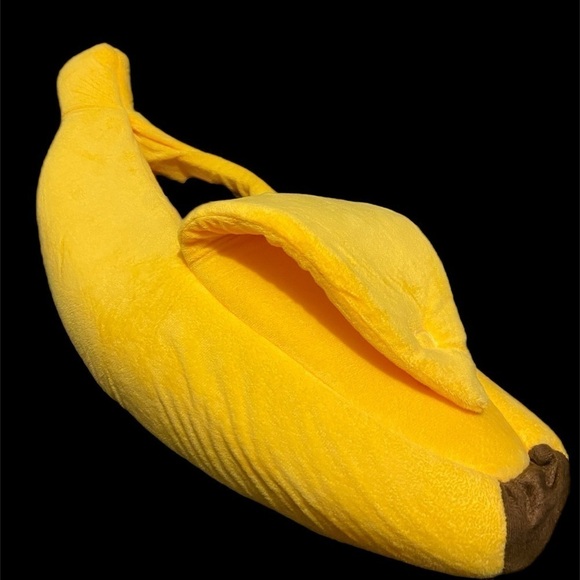 ✨✨.  Host pick ✨✨✨Small dog. Banana Bed - Picture 2 of 7